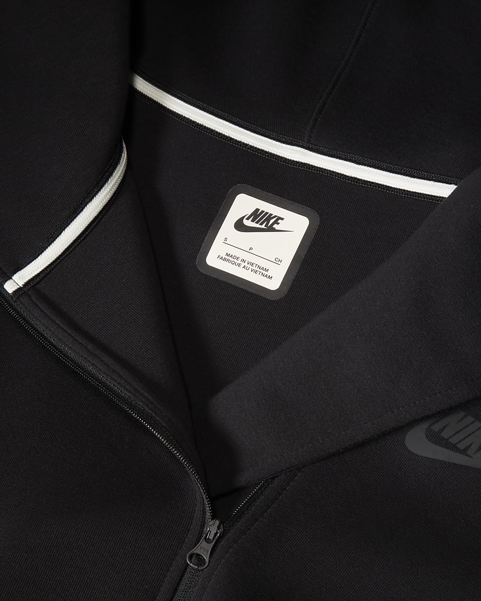 High quality new medium black nike tech